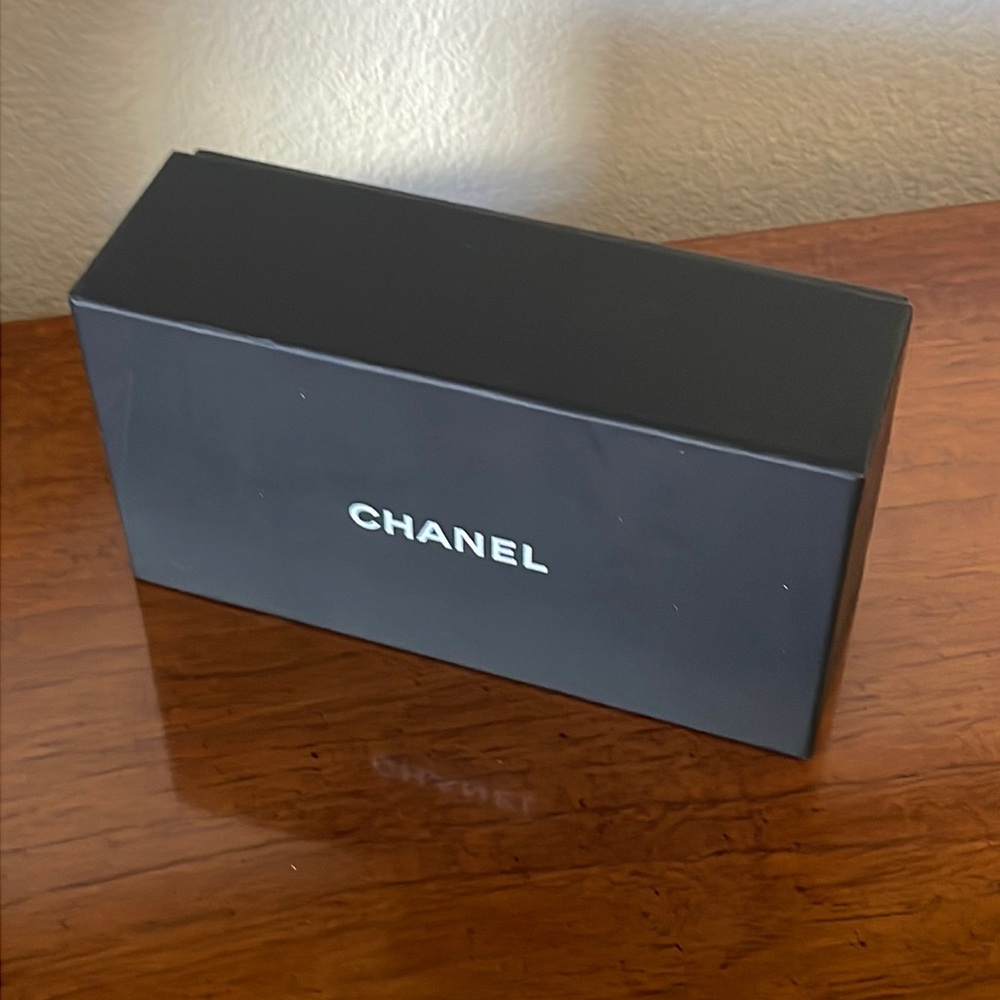Chanel sunglasses / glasses box